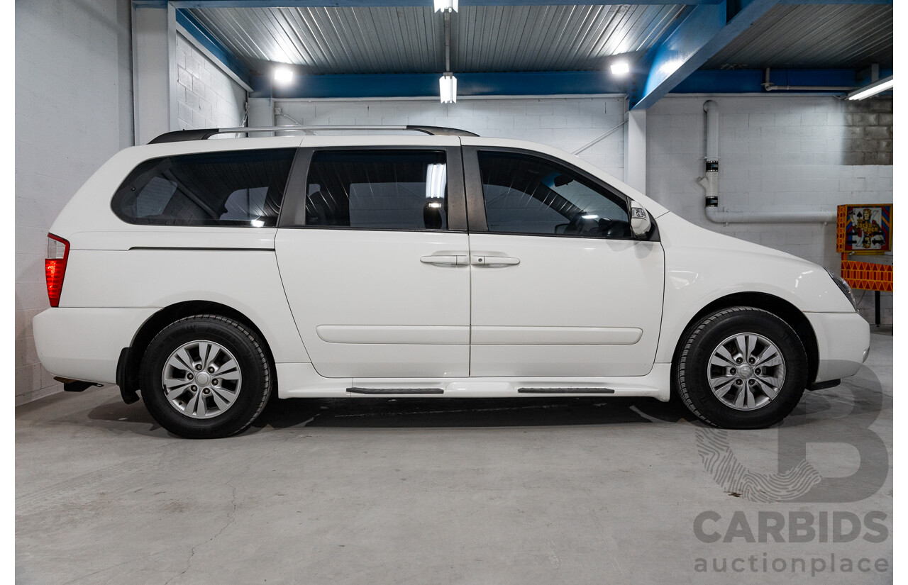 5/2014 Kia Grand Carnival Si VQ MY14 4d Wagon White V6 3.5L - 8 Seater