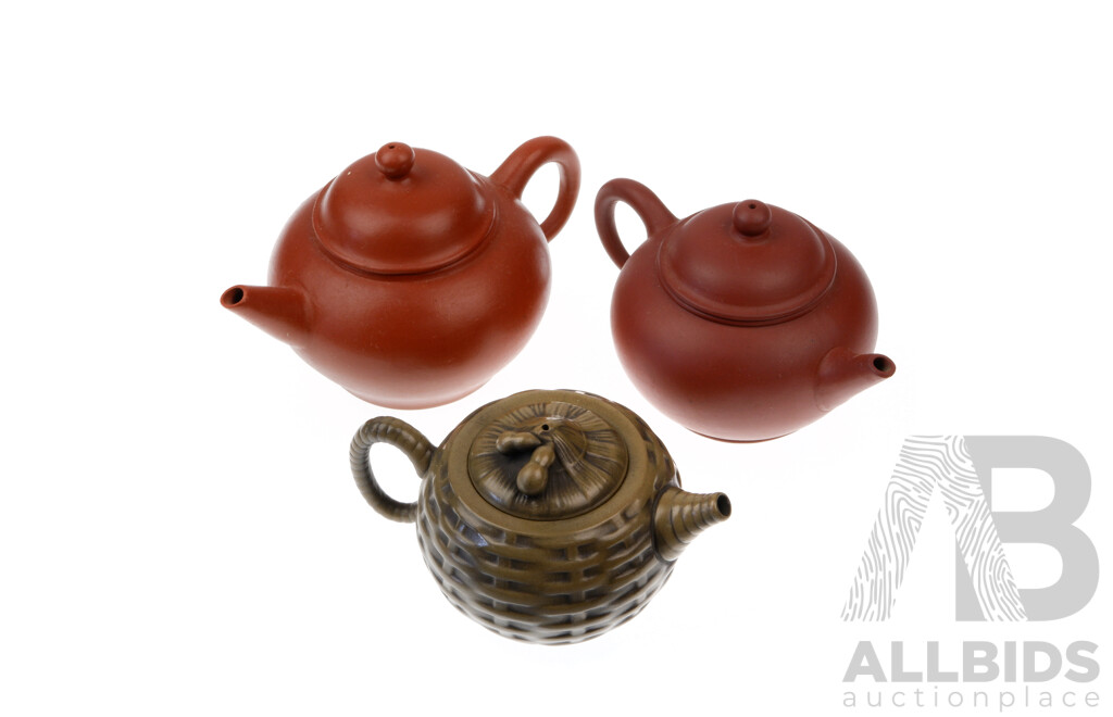 Collection Chinese Yi Xing Teapots of Diminutive Size