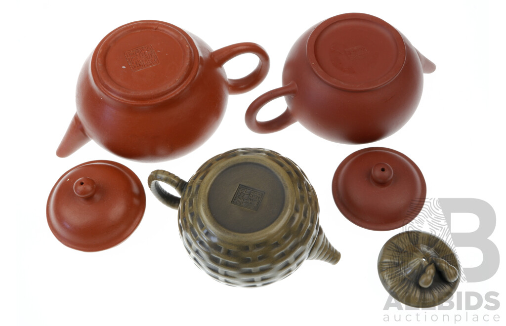 Collection Chinese Yi Xing Teapots of Diminutive Size