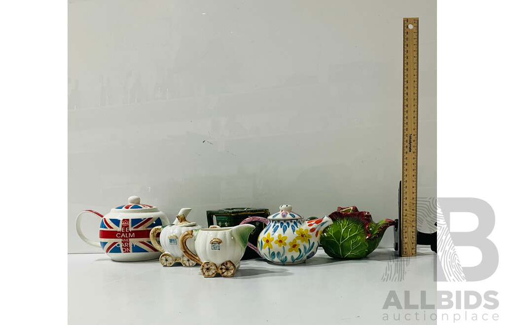 Collection Novelty Ceramic Teapots