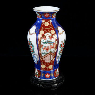 Vintage Japanese Arita Porcelain Hand Painted Gold Imari Vase