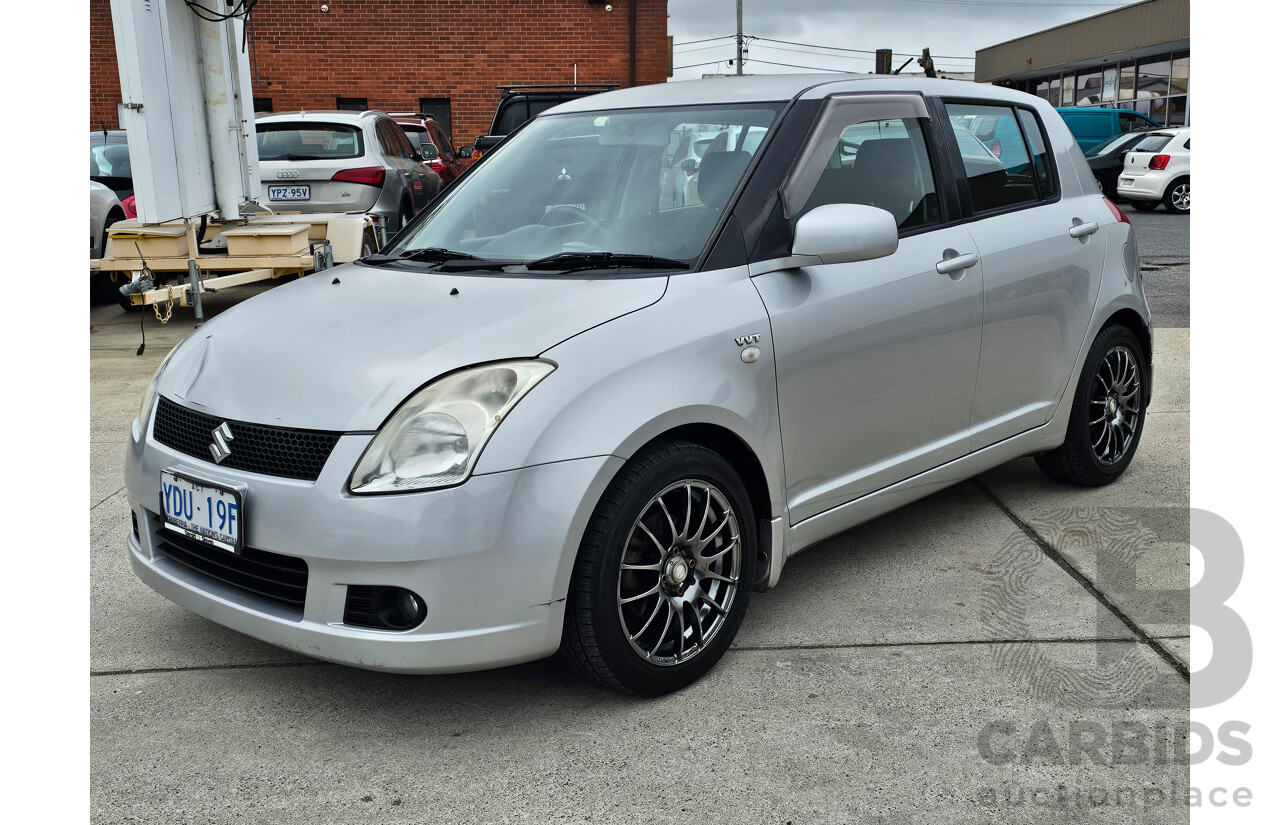 5/2005 Suzuki Swift  EZ 5d Hatchback Silver 1.5L