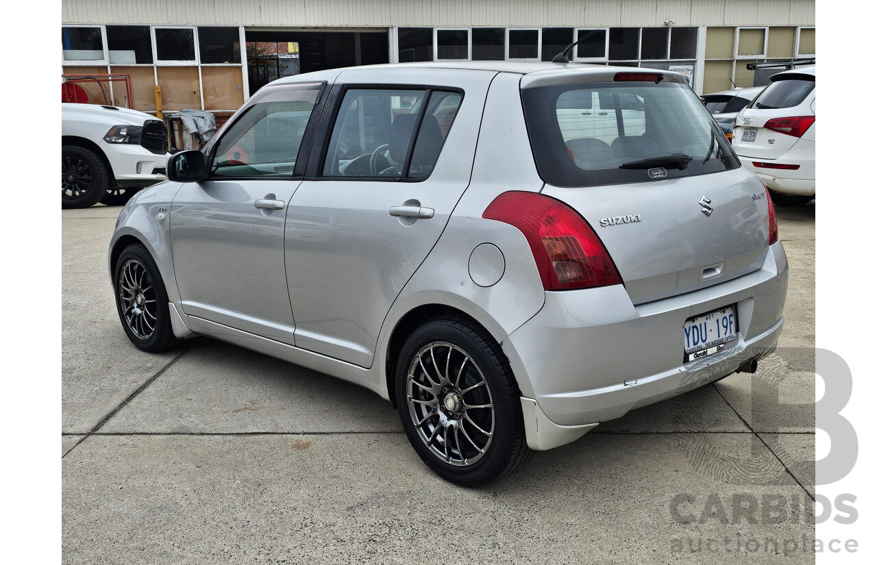 5/2005 Suzuki Swift  EZ 5d Hatchback Silver 1.5L