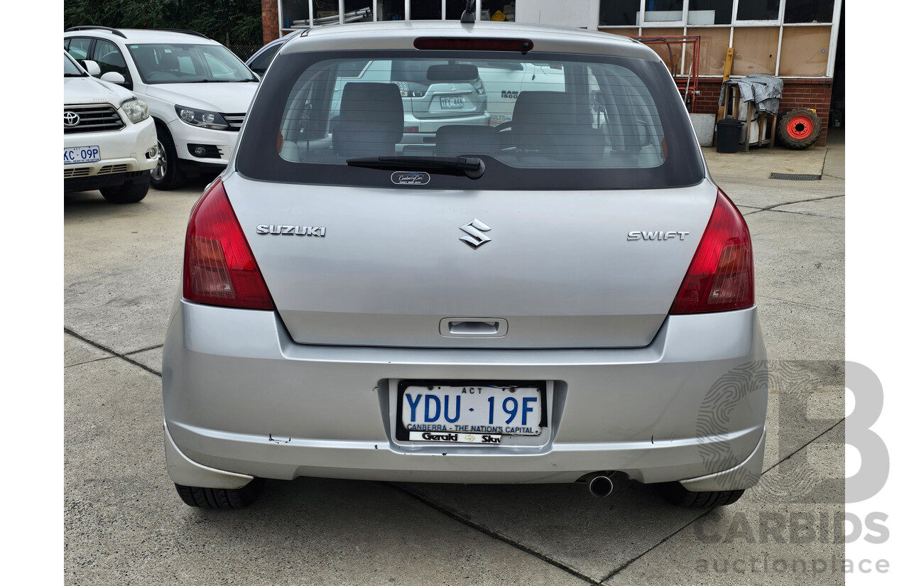 5/2005 Suzuki Swift  EZ 5d Hatchback Silver 1.5L