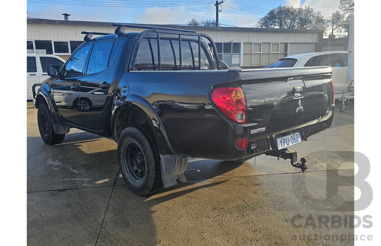 5/2014 Mitsubishi Triton GLX (4x4) MN MY14 UPDATE Double Cab Utility Black 2.5L