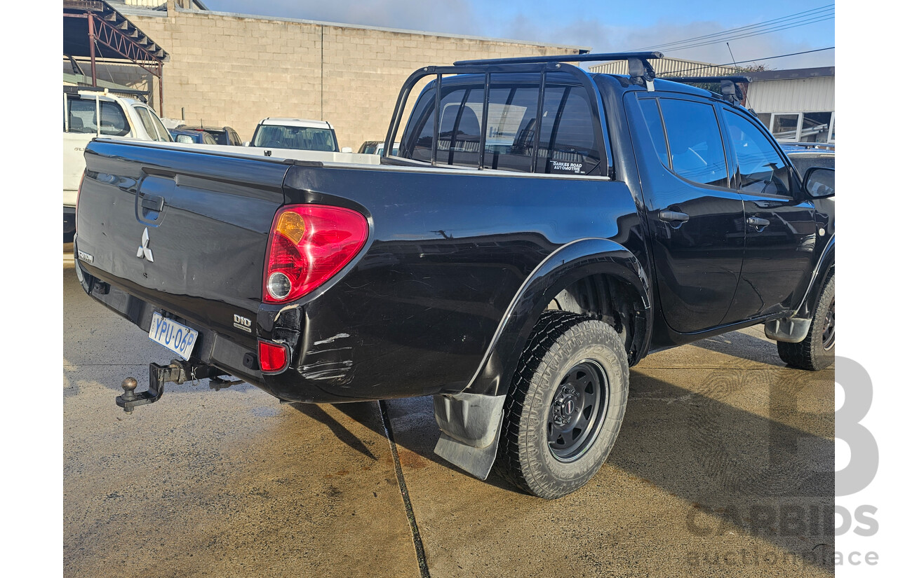 5/2014 Mitsubishi Triton GLX (4x4) MN MY14 UPDATE Double Cab Utility Black 2.5L