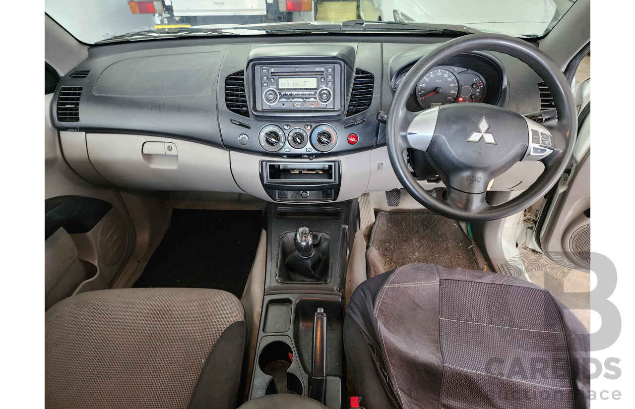 03/2012 Mitsubishi Triton GLX RWD MN MY12 Double Cab Utility White 2.5L