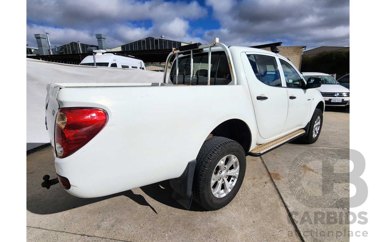 03/2012 Mitsubishi Triton GLX RWD MN MY12 Double Cab Utility White 2.5L