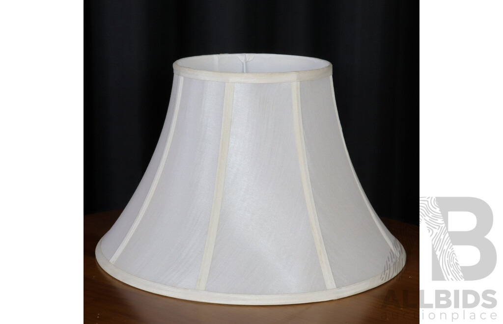 Chinese Ceramic Table Lamp with Spare Shade