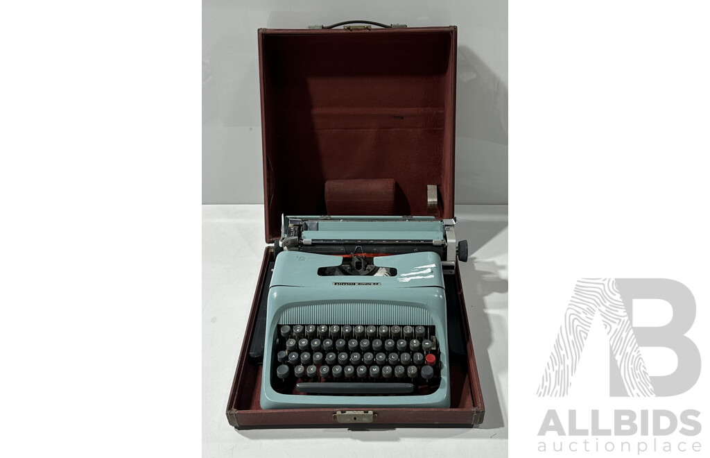 Vintage Olivetti Studio 44 Portable Typewriter in Case