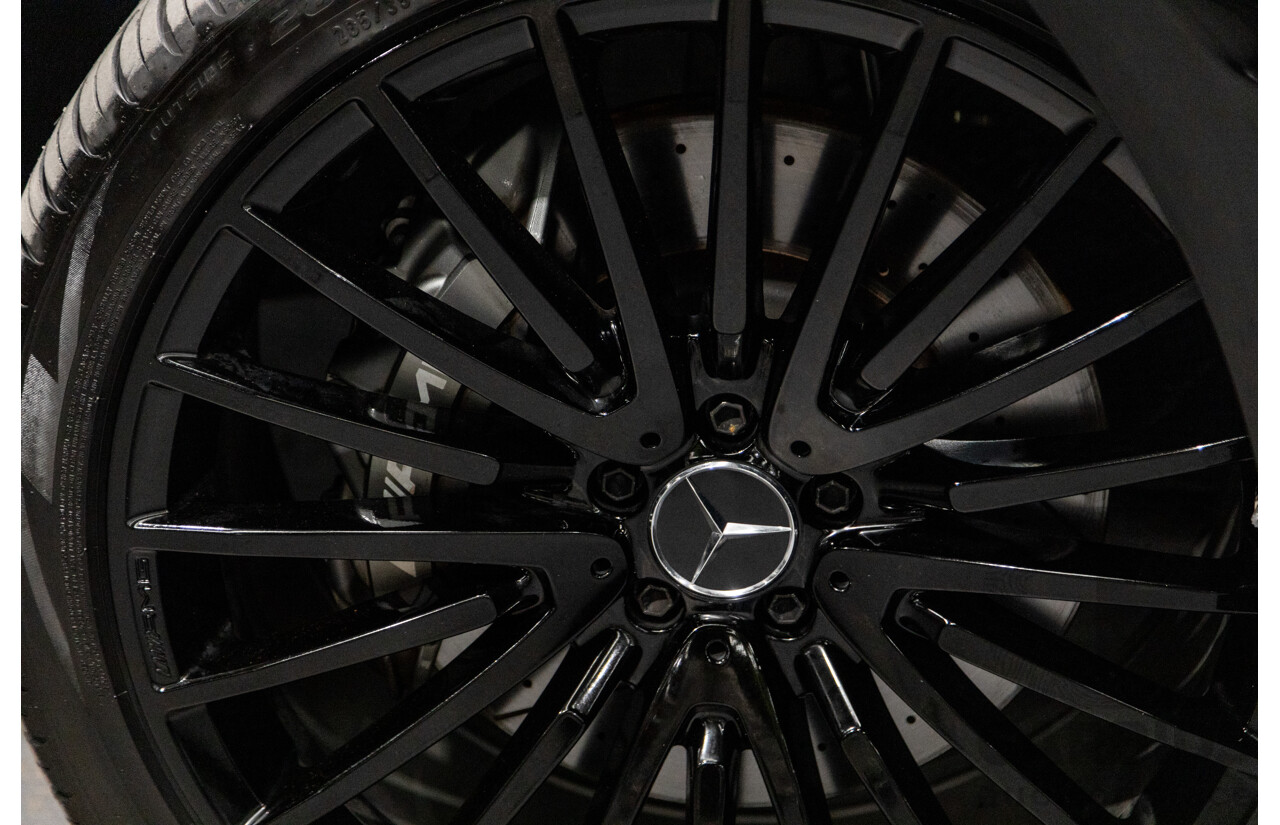12/2013 Mercedes Benz ML63 AMG (AWD) 166 4d Wagon Obsidian Black Metallic Twin Turbo V8 5.5L