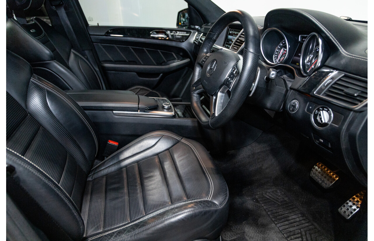 12/2013 Mercedes Benz ML63 AMG (AWD) 166 4d Wagon Obsidian Black Metallic Twin Turbo V8 5.5L