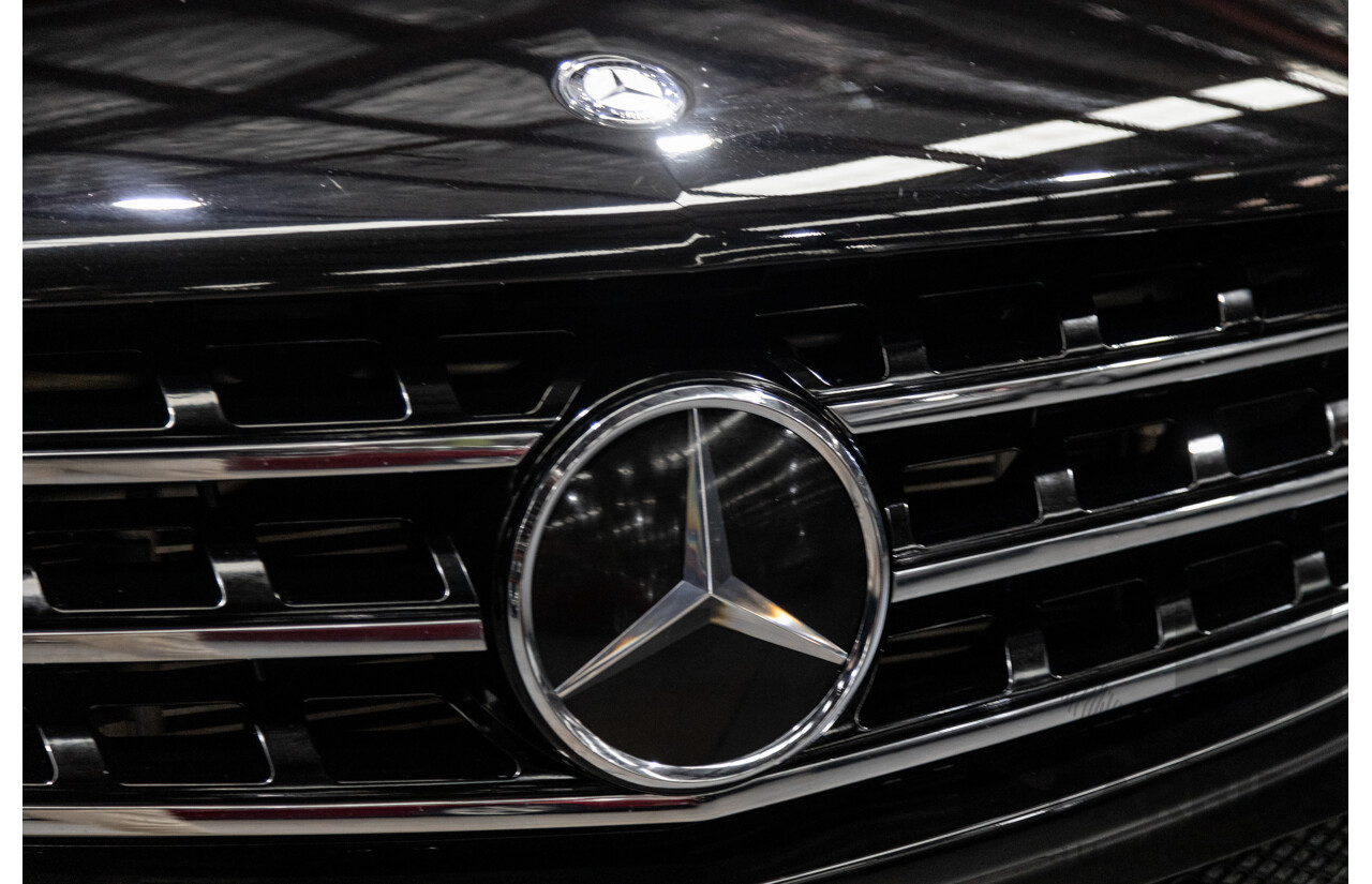 12/2013 Mercedes Benz ML63 AMG (AWD) 166 4d Wagon Obsidian Black Metallic Twin Turbo V8 5.5L