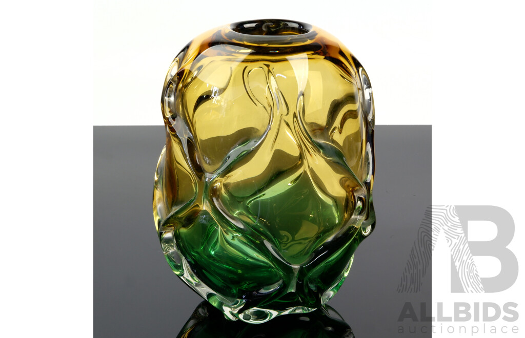 Retro Art Glass Vase with Net Pattern and Graduating Colour