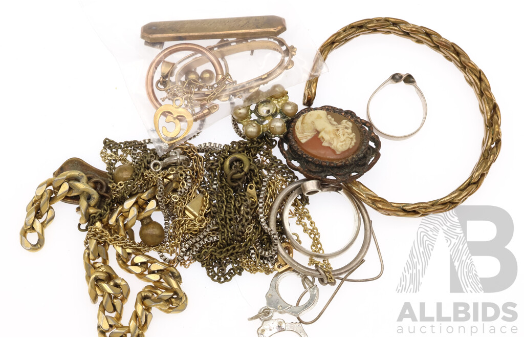 9CT - 15CT Mixed Scrap Gold, 6.29 Grams and Small Collection of Gold/silver Tone Vintage Jewellery