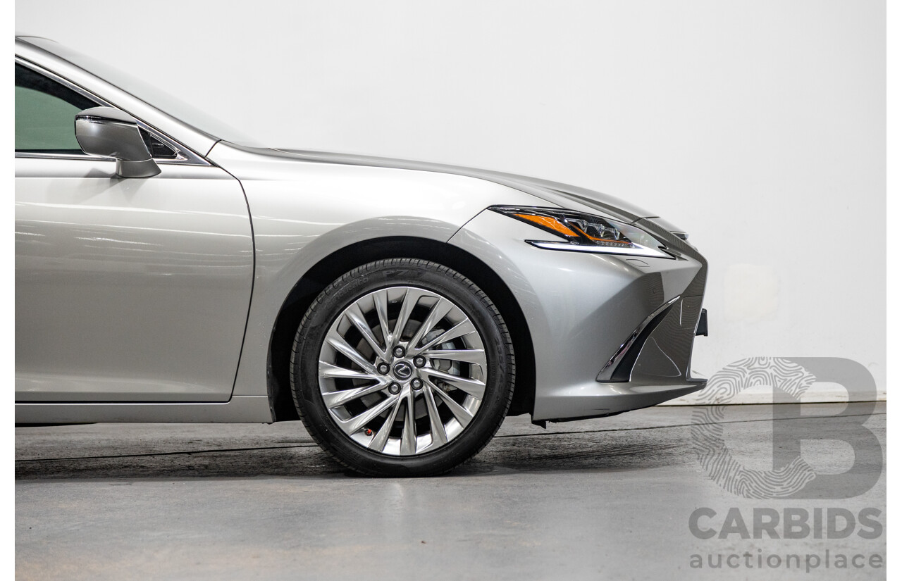 09/2020 Lexus ES300h Sports Luxury Hybrid MY20 AXZH10R 4d Sedan Titanium Silver Metallic 2.5L / 88kw Hybrid