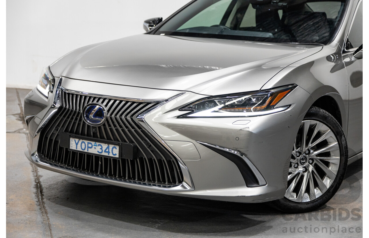 09/2020 Lexus ES300h Sports Luxury Hybrid MY20 AXZH10R 4d Sedan Titanium Silver Metallic 2.5L / 88kw Hybrid