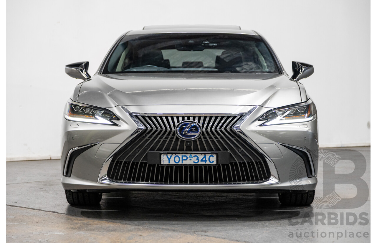 09/2020 Lexus ES300h Sports Luxury Hybrid MY20 AXZH10R 4d Sedan Titanium Silver Metallic 2.5L / 88kw Hybrid