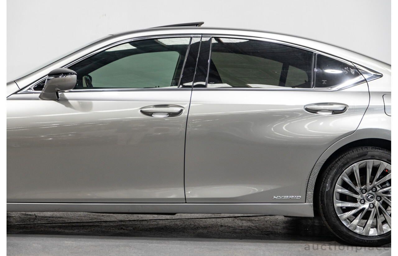 09/2020 Lexus ES300h Sports Luxury Hybrid MY20 AXZH10R 4d Sedan Titanium Silver Metallic 2.5L / 88kw Hybrid