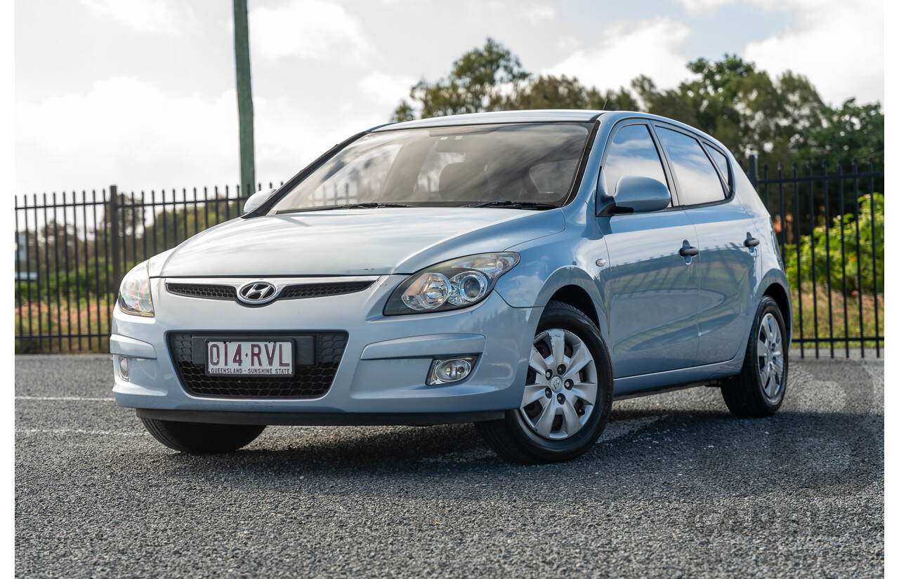 6/2011 Hyundai i30 cw SX 2.0 FD MY11 4d Wagon Clean Blue Metallic 2.0L