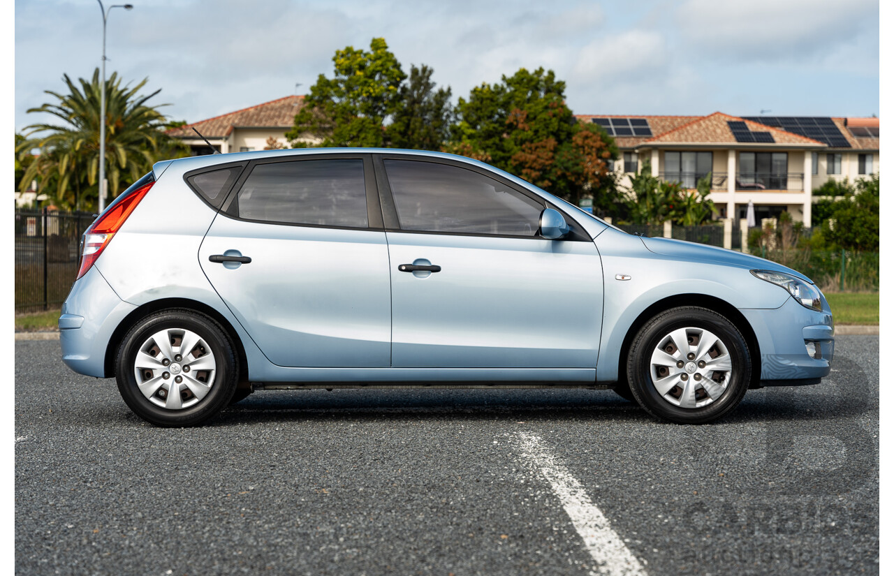 6/2011 Hyundai i30 cw SX 2.0 FD MY11 4d Wagon Clean Blue Metallic 2.0L