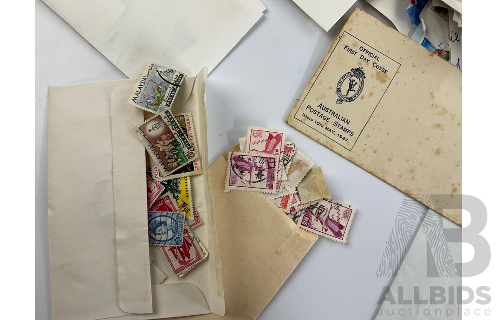 Collection of International Stamps Including Mint Fiji, USA, New Zealand, Hong Kong, Singapore, Denmark and More