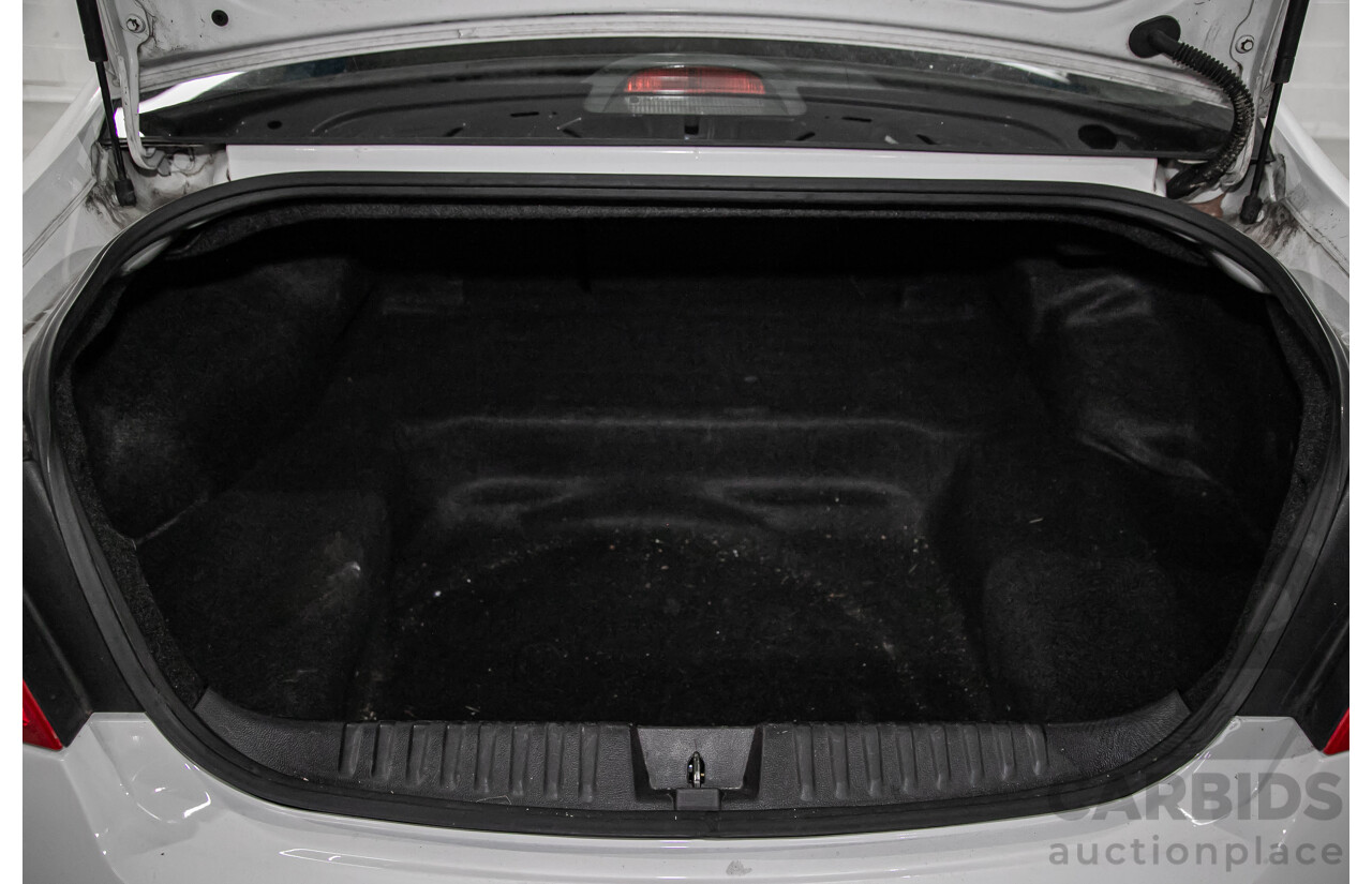 6/2010 Ford Falcon XT FG 4d Sedan White 4.0L