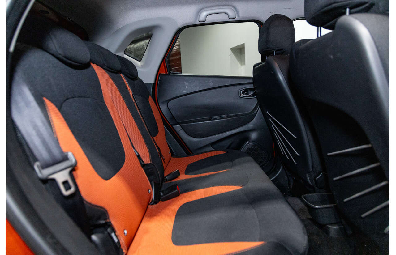 1/2015 Renault Captur Dynamique X87 4d Wagon Corsica Orange / Diamond Black Metallic Turbo 1.2L
