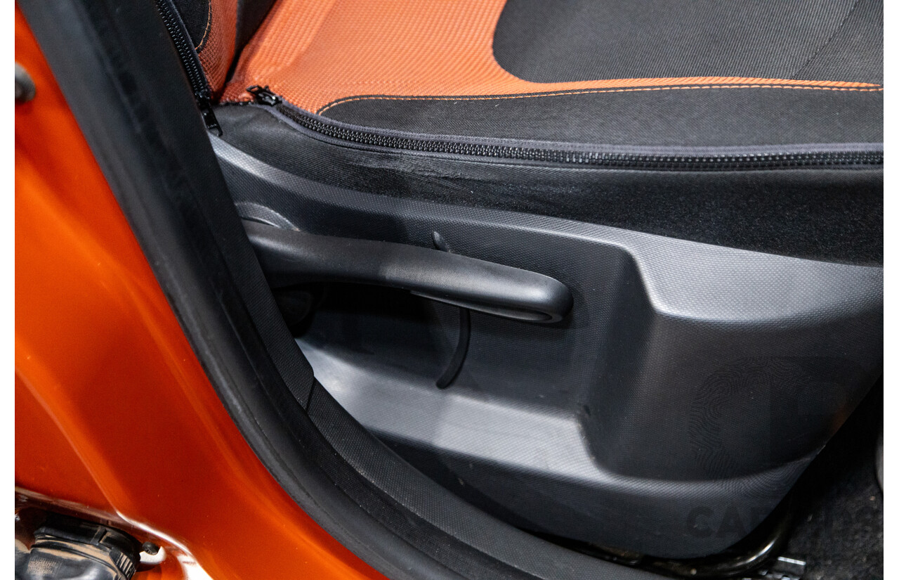 1/2015 Renault Captur Dynamique X87 4d Wagon Corsica Orange / Diamond Black Metallic Turbo 1.2L
