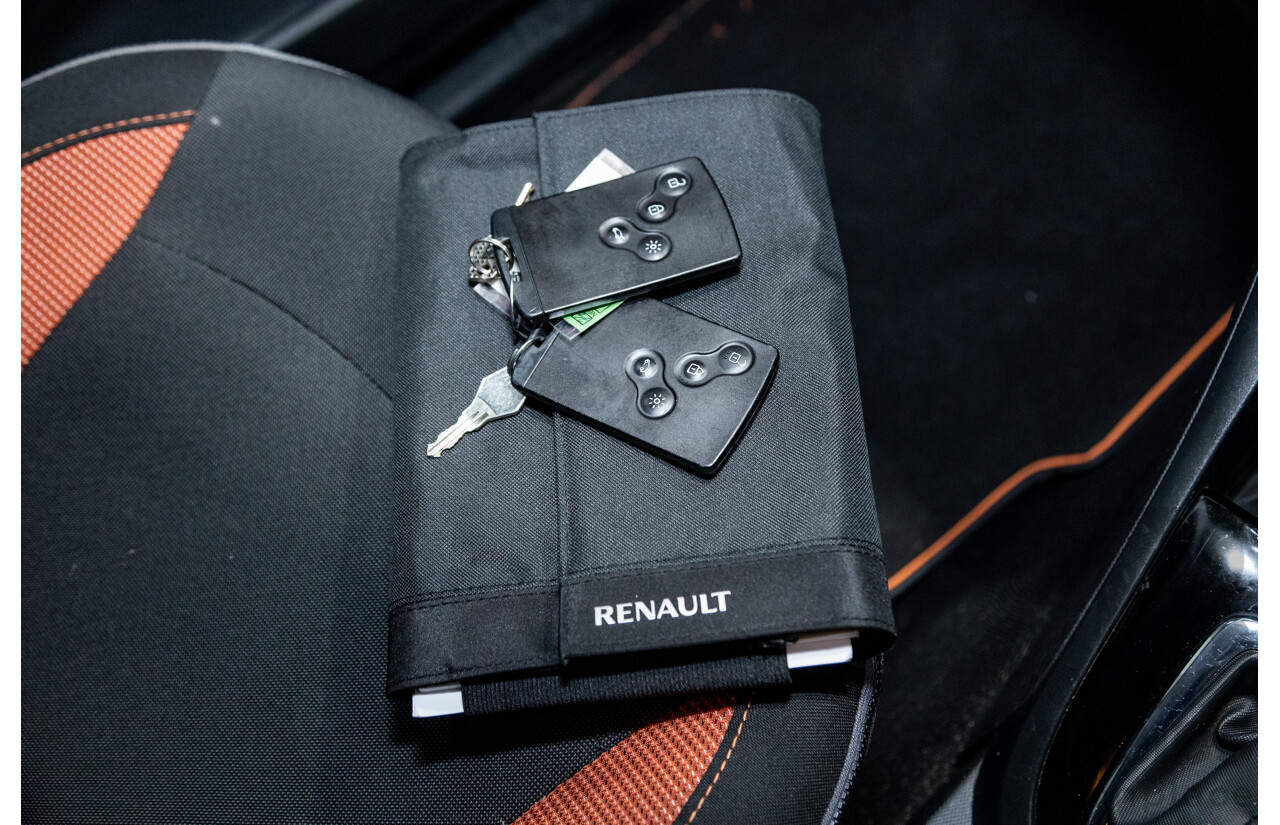 1/2015 Renault Captur Dynamique X87 4d Wagon Corsica Orange / Diamond Black Metallic Turbo 1.2L
