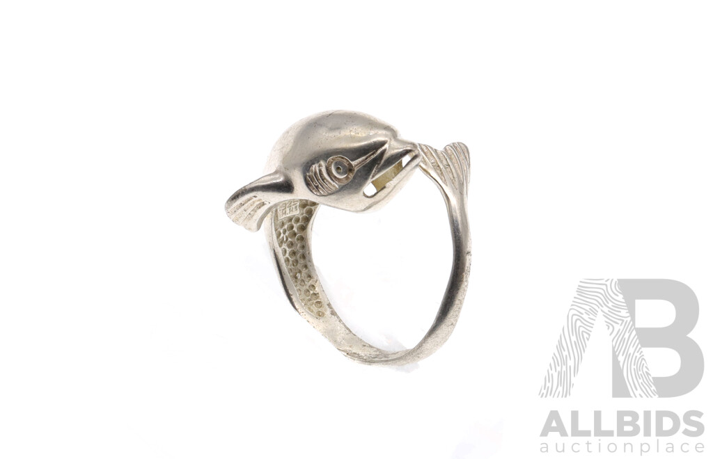 Sterling Silver Fish Ring, with Adjustable Band - Size L, 4.98 Grams with FW Aubergine Pearl Neoprene Bracelet & Ring