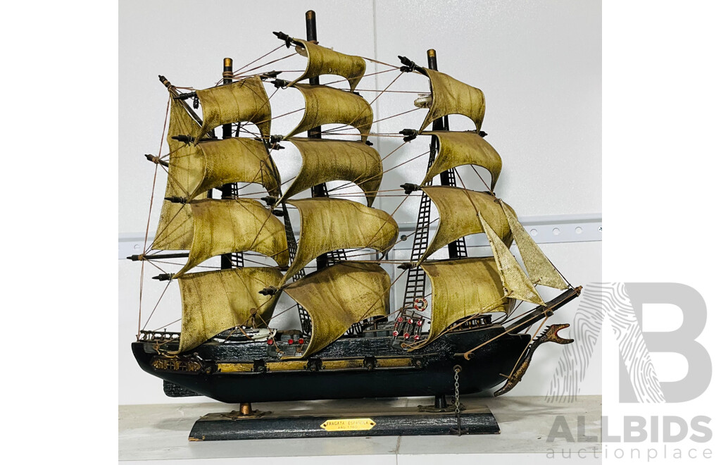 Antique Miniature Fragata Española Ship