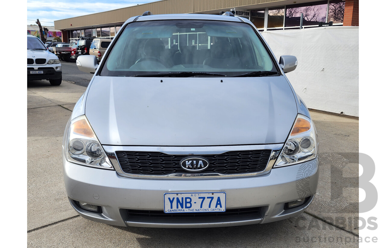 11/2010 Kia Grand Carnival Si FWD VQ MY11 4D Wagon Silver 3.5L