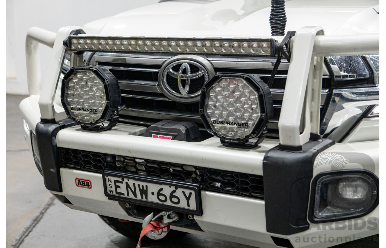 02/2020 Toyota Landcruiser VX (4x4) VDJ200R MY20 4d Wagon Crystal Pearl White Twin Turbo Diesel V8 4.5L - 7 Seater