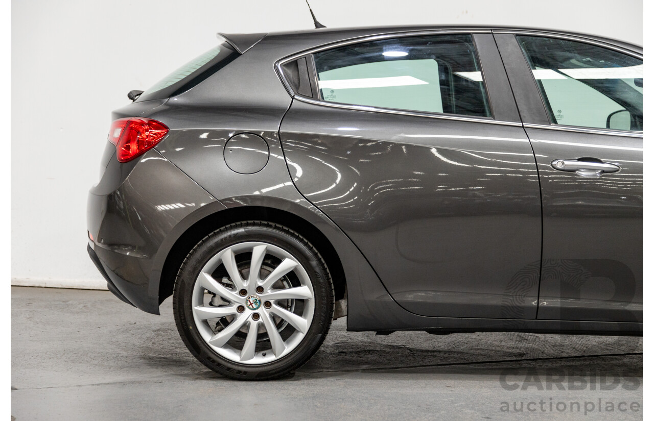 8/2013 Alfa Romeo Giulietta Distinctive 5d Hatchback Anthracite Grey Metallic Turbo 1.4L