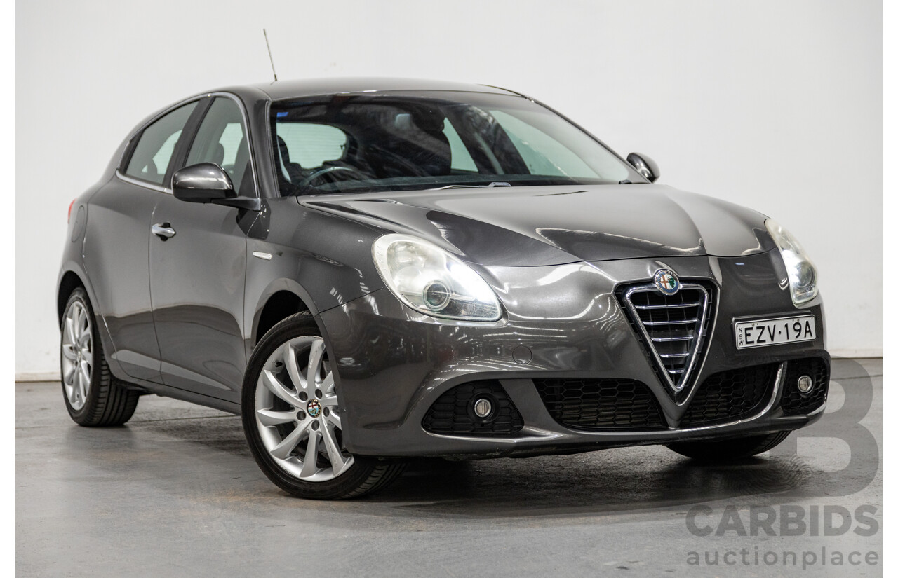 8/2013 Alfa Romeo Giulietta Distinctive 5d Hatchback Anthracite Grey Metallic Turbo 1.4L