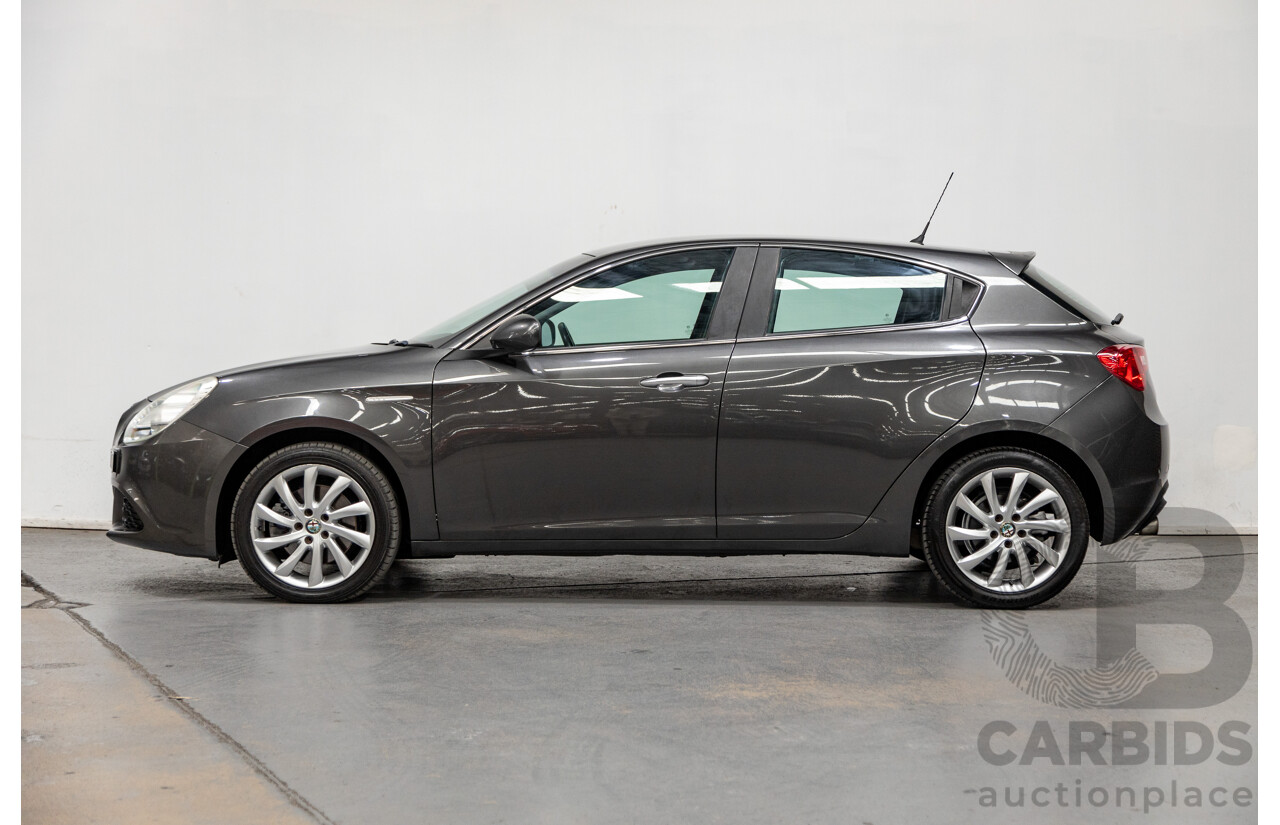 8/2013 Alfa Romeo Giulietta Distinctive 5d Hatchback Anthracite Grey Metallic Turbo 1.4L