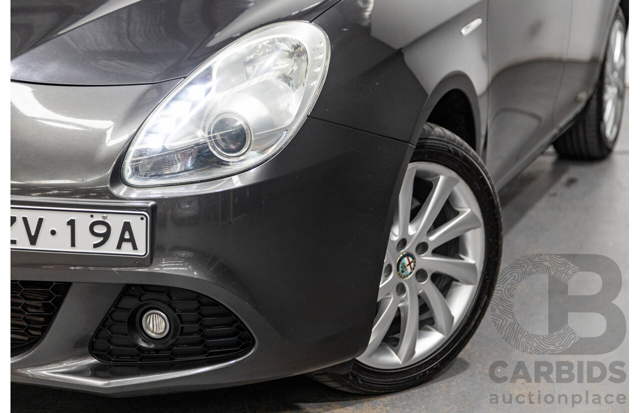 8/2013 Alfa Romeo Giulietta Distinctive 5d Hatchback Anthracite Grey Metallic Turbo 1.4L