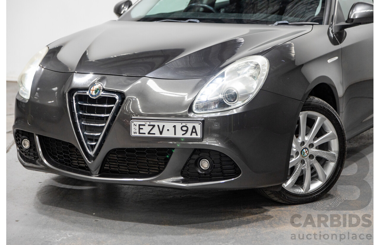 8/2013 Alfa Romeo Giulietta Distinctive 5d Hatchback Anthracite Grey Metallic Turbo 1.4L