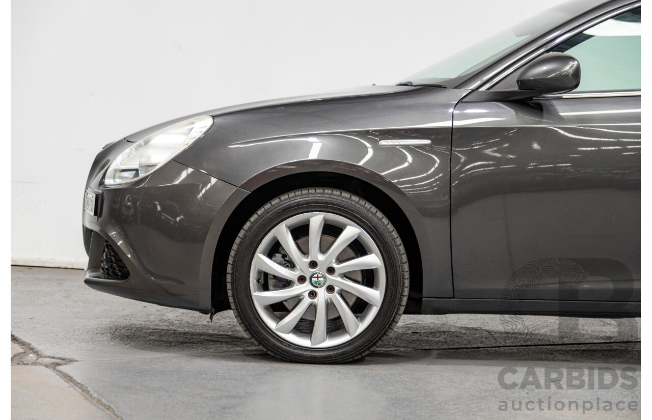 8/2013 Alfa Romeo Giulietta Distinctive 5d Hatchback Anthracite Grey Metallic Turbo 1.4L