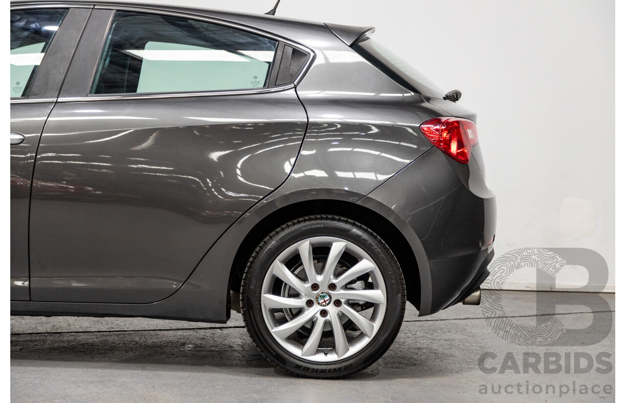 8/2013 Alfa Romeo Giulietta Distinctive 5d Hatchback Anthracite Grey Metallic Turbo 1.4L