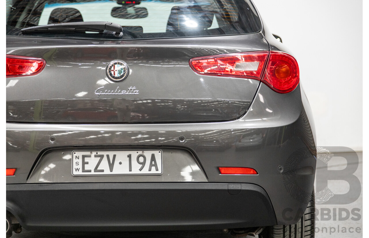 8/2013 Alfa Romeo Giulietta Distinctive 5d Hatchback Anthracite Grey Metallic Turbo 1.4L