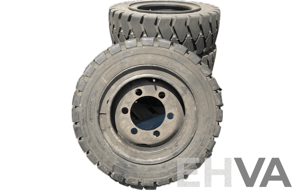 4x Fork Lift Wheels with Bridgestone J Lug 28x9-15 Tyres