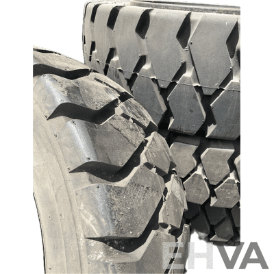 4x Fork Lift Wheels with Bridgestone J Lug 28x9-15 Tyres