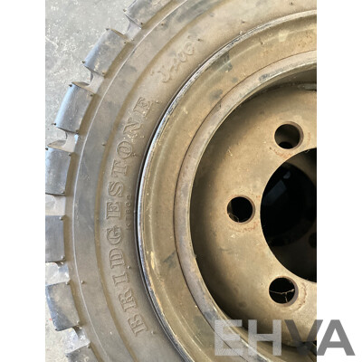 4x Fork Lift Wheels with Bridgestone J Lug 28x9-15 Tyres