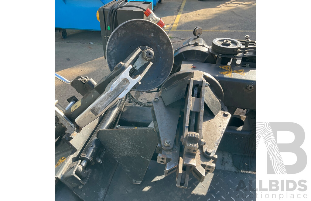 Truck Tyre Changer