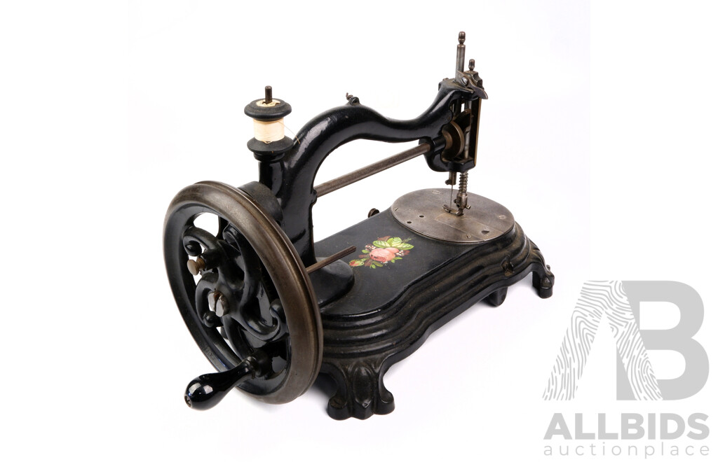 Antique Wellington Bradbury & Co, Oldham Hand Cranked Sewing Machine, Circa 1890s