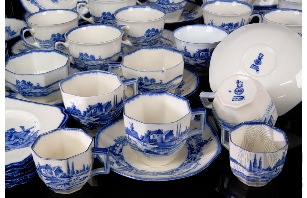 Large Antique Royal Doulton Porcelain Norfolk Pattern 146 Piece Dinner Service