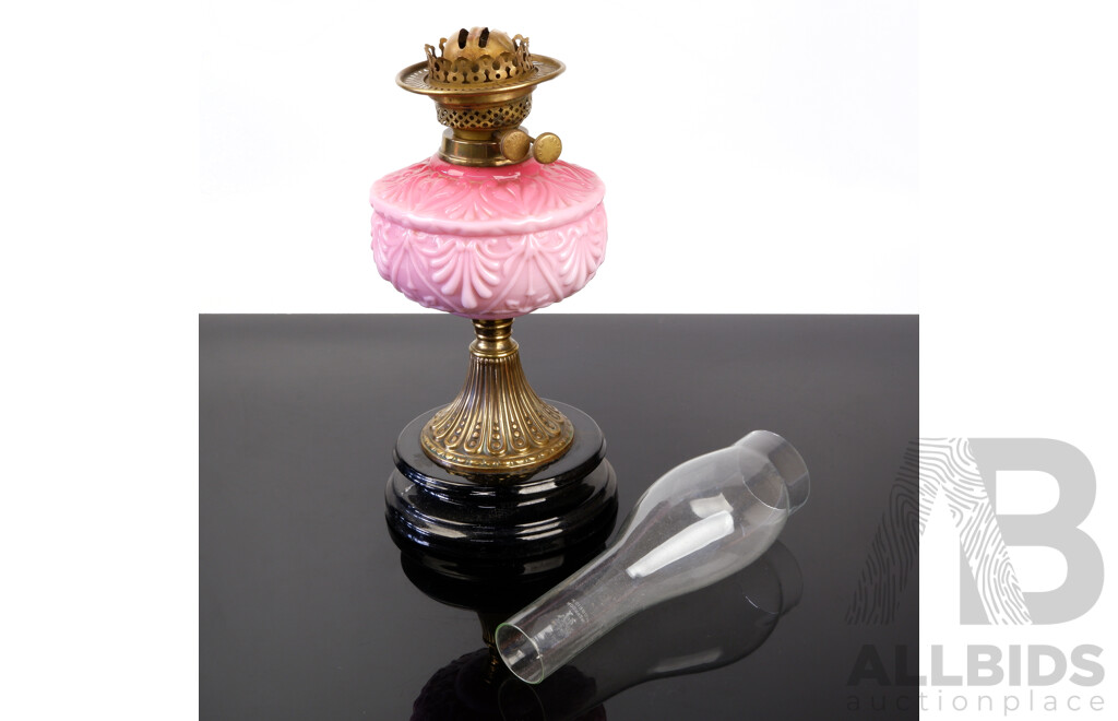 Fantastic Antique Art Nouveau British Made Dual Control Oil Lamp with Brass and Glass Base & Pink Glass Font