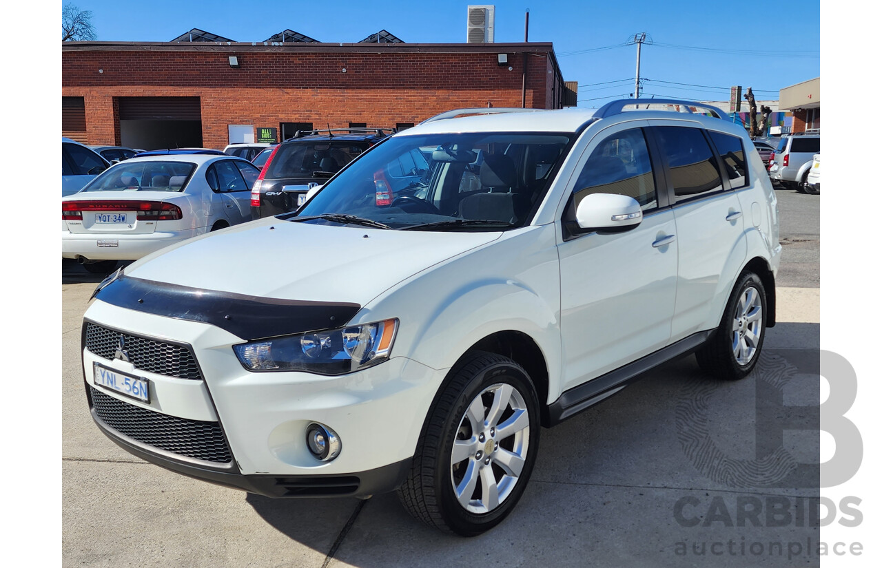 01/2010 Mitsubishi Outlander VR 4x4 ZH MY10 4D Wagon White 3.0L